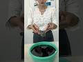 The process of cleaning a copper part from oxidation using a special liquid