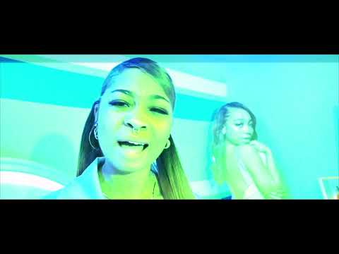 Mina Wavii 4 O Clock Official Video