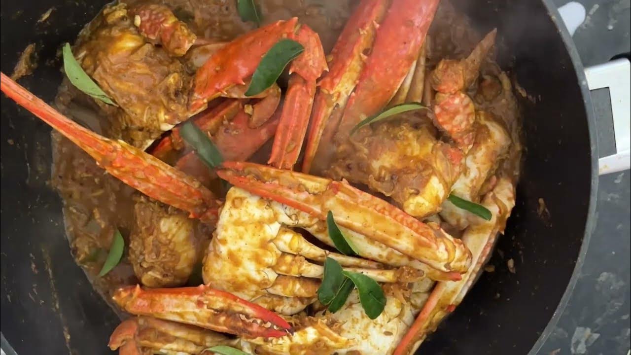 Chilli Crab Curry a Jaffna, Sri Lankan Seafood Specialty Around the