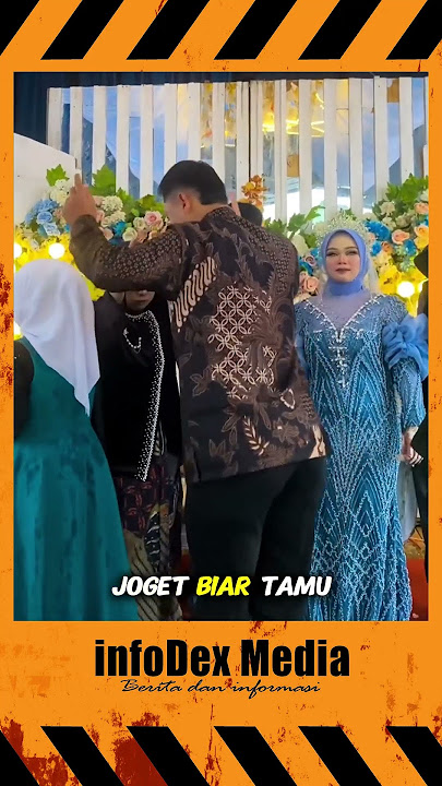 momen acara pernikahan  rok'nya melorot