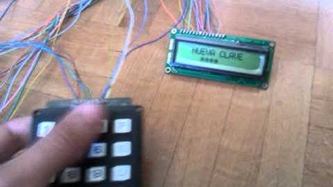 Control de acceso con teclado matricial 4x4 y display lcd