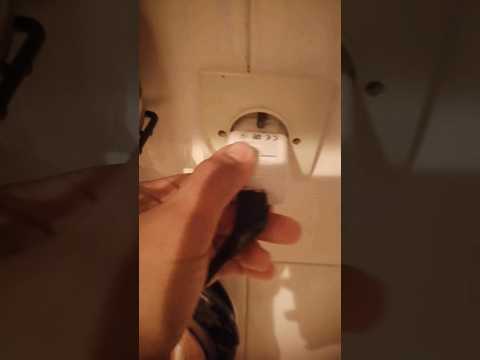 لحظة إنفجار شاحن الهاتف الله يلطف بنا