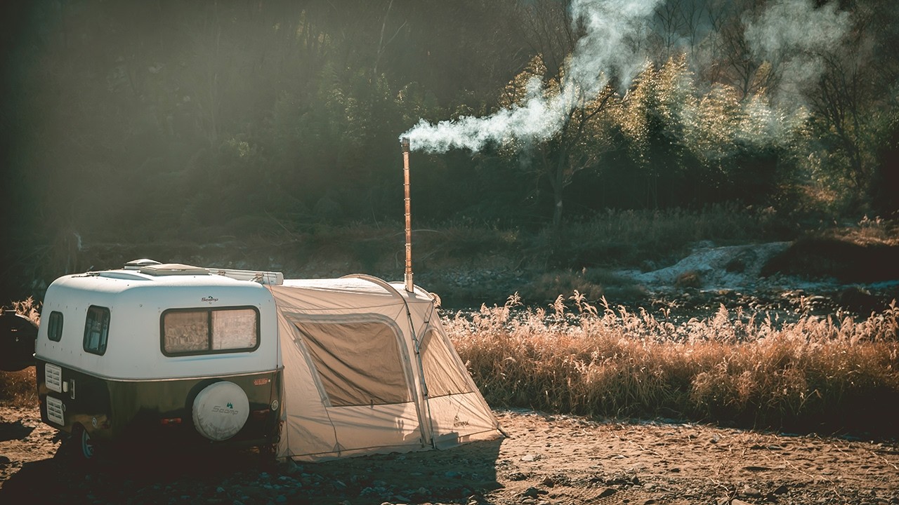 김장김치와 수육 / 체감온도 -10도 그러나 따뜻한 조합 / 미니카라반에 화목난로 / 겨울 캠핑의 맛 /  잠시행복했던 눈 / 첫눈