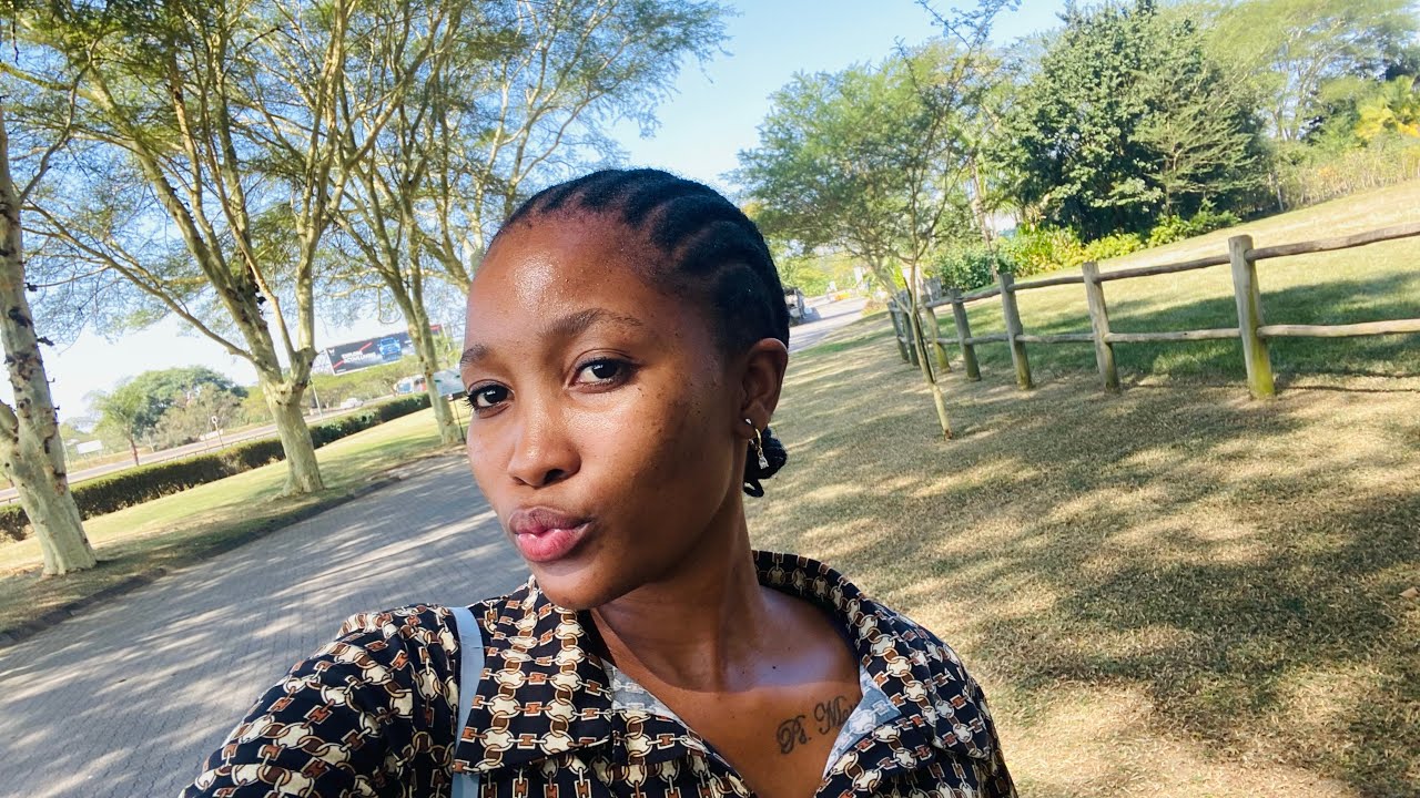 Let’s with Naledi April Vlog 2.5/5 Easter 5 days in Food ratings