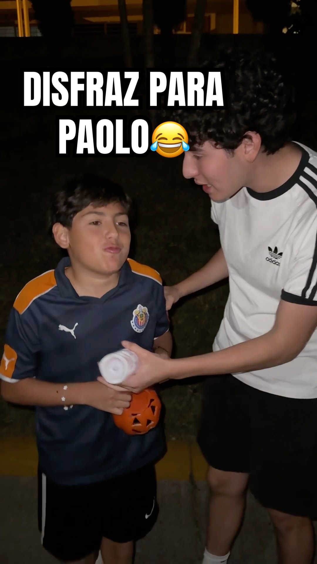EL DISFRAZ de PAOLO ?| Leo Study
