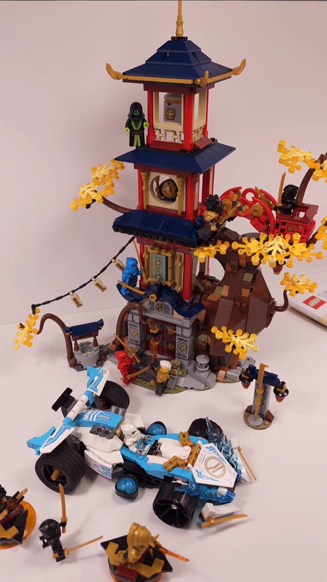 LEGO NINJAGO Temple of the Dragon Energy Cores (71795) vs Zane's