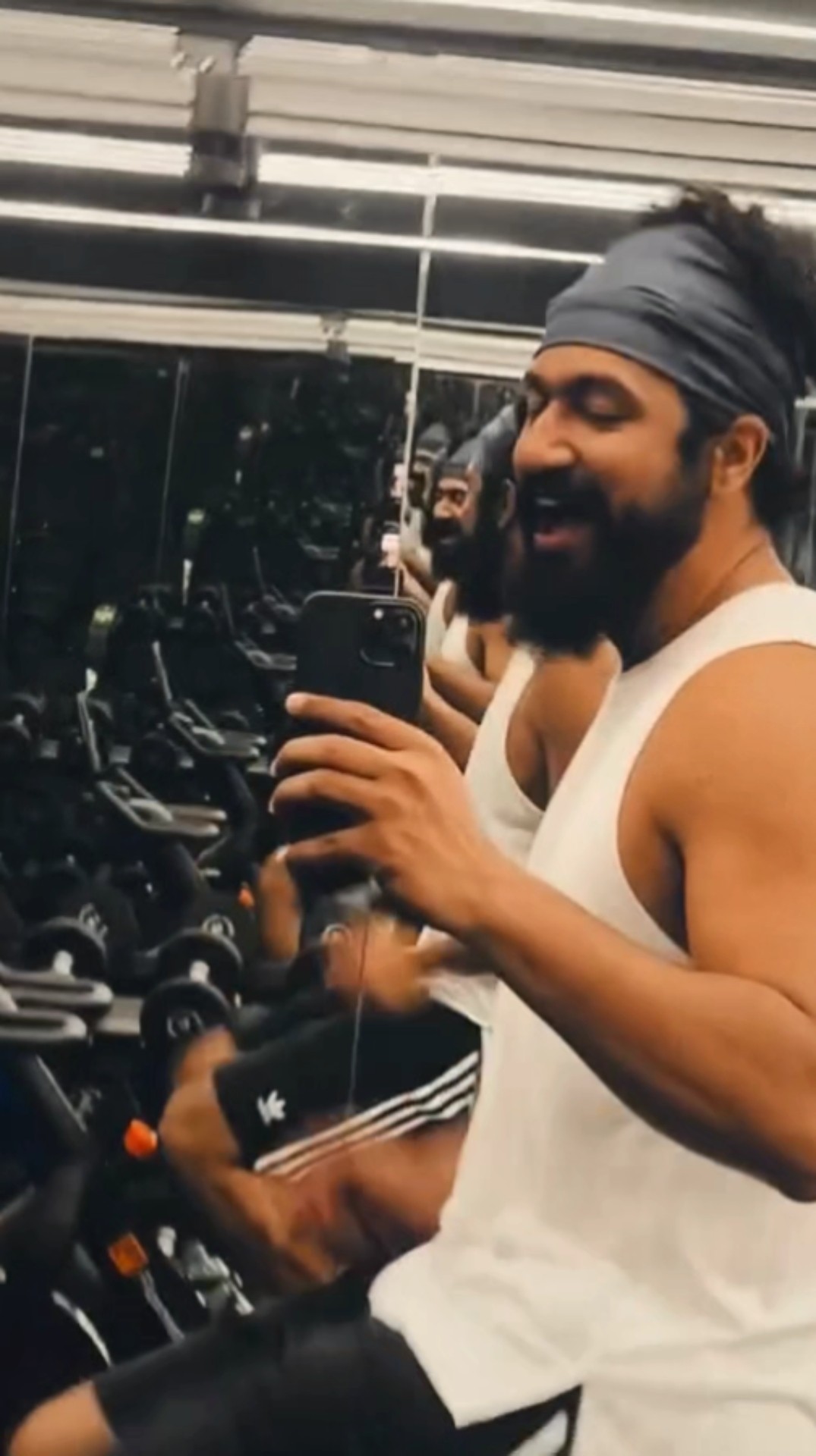 Vicky Kaushal VIBES to Marathi song 'Lallati Bhandar' during his prep sessions for Chhaava? #shorts
