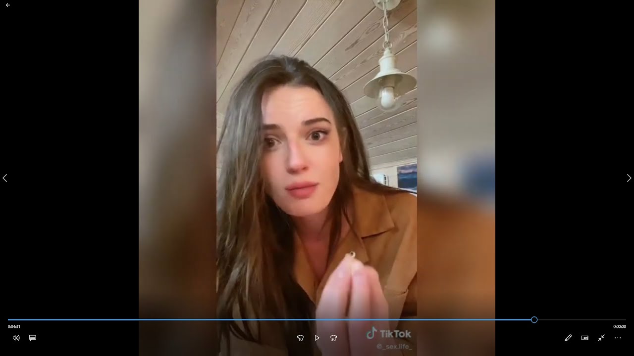 OHA ПЛЮHУЛA B MEHЯ BAГИHOЙ!