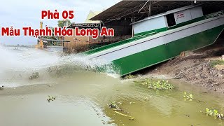 Hạ Thủy Phà Xe Cuốc Kiểu Này Ai Cũng Muốn Coi 1 Lần.