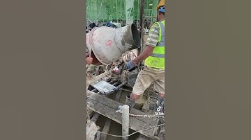 Thi công cọc khoan nhồi D300 dài 28m cho trụ quảng cáo Honda Tân An