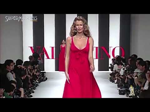 claudia-schiffer-best-moments-on-catwalk-1990---2000-part-1-by-supermodels-channel
