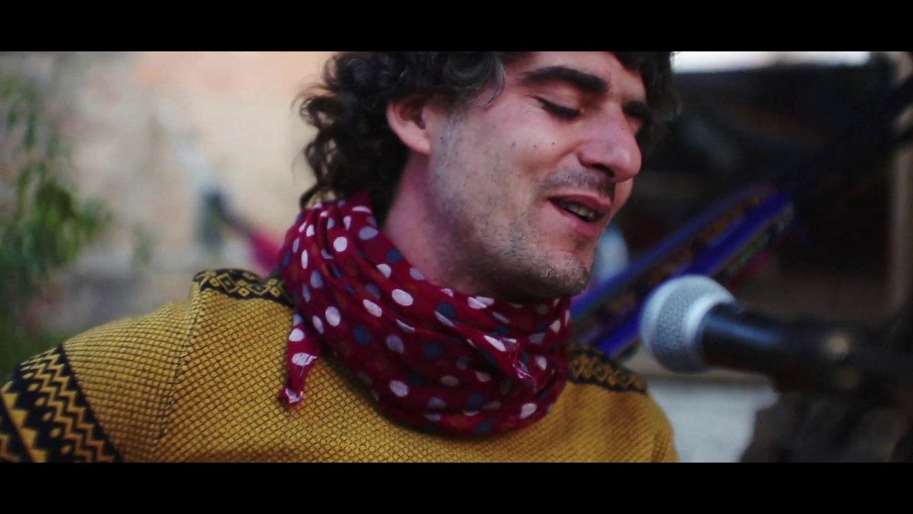 JONI EL KARAPAPA ft. MARÍA LA MÓNICA , 