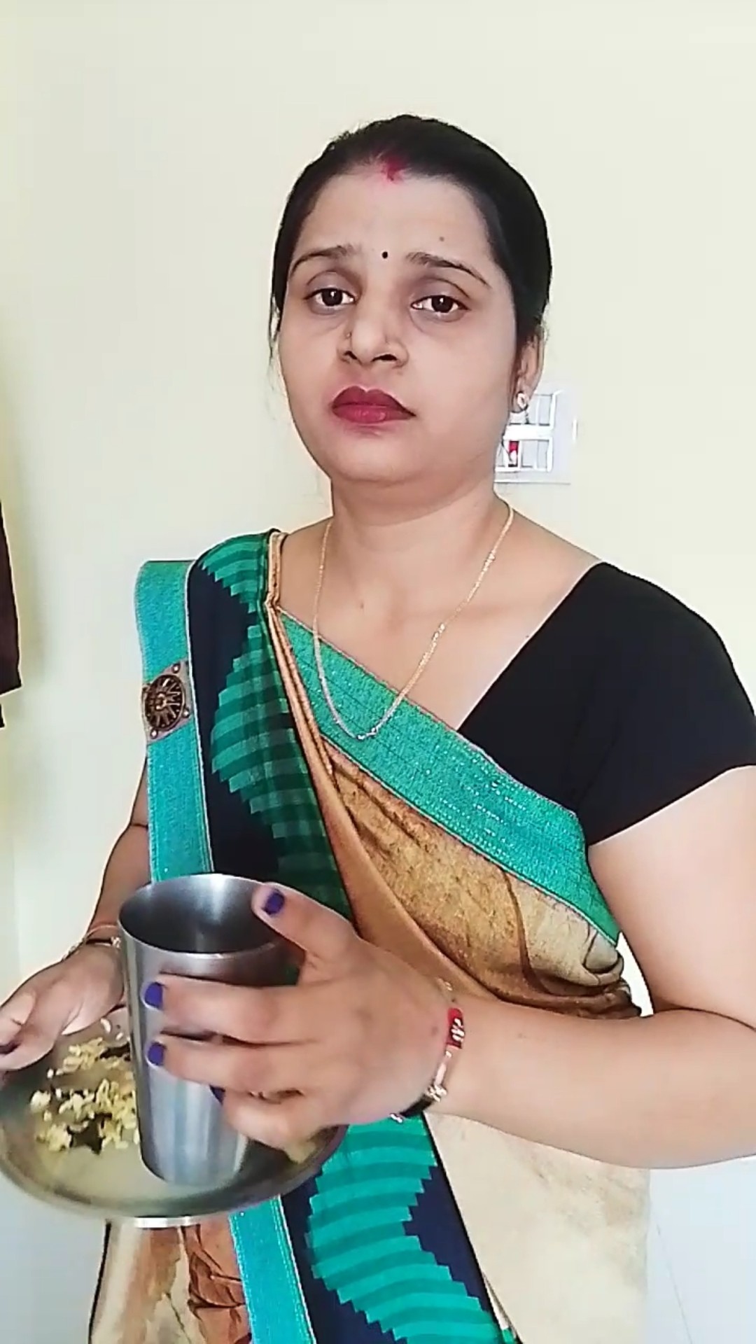 नहीं चाहिए कामवाली#comedyshorts #shorts #ytshorts #husbandwifecomedy #couplegoals