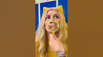 كيف تسلل أحمر الشفاه بأسنان قذرة 