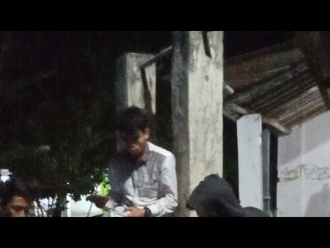 Pengamen gokil menyanyikan lagu Mungkin "potret" Pengamen gokil menyanyikan lagu Mungkin "potret"