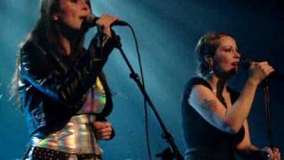 Video thumbnail of "Anneke van Giersbergen / Agua de Annique ft. Sharon den Adel - "Somewhere""