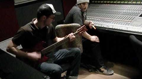 UnsTucC feat. 2ill - Manipulation