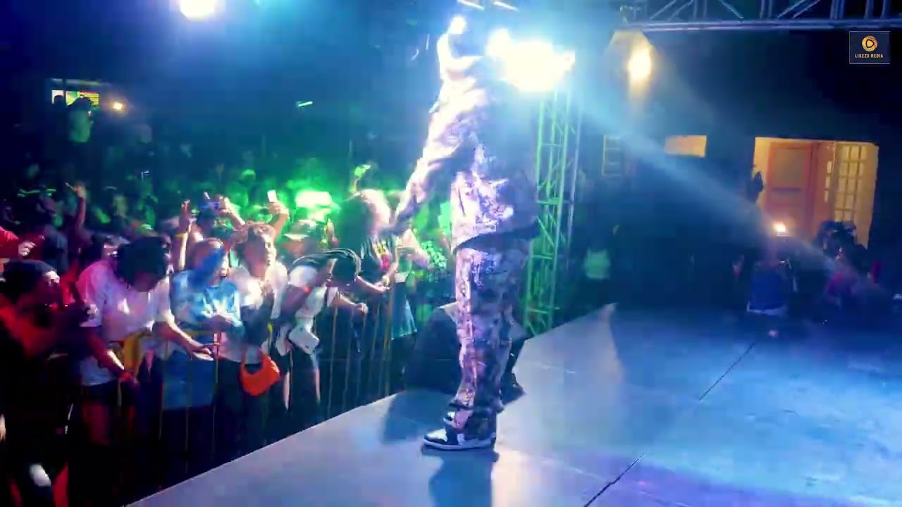 STAGE PERFORMANCE (CHILE ONE)
