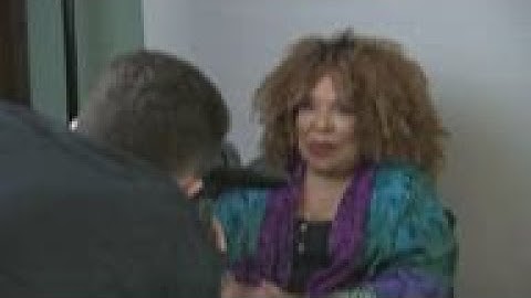 Roberta Flack has ALS, now ‘impossible to sing,’ rep says