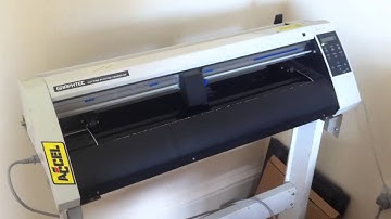 Graphtec cutting plotter CE5000 60 in operation cutting star shaped stickers