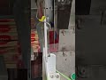 The process of hot melt packaging of bamboo chopsticks. Good machinery improves efficiency