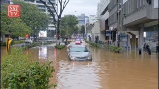 Flash floods strike several areas in KL, roads inundated