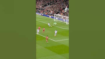 Alisson in the 1v1 battle 💯 🤩