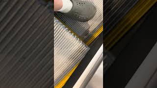 Otis * LG escalator at Seoul - Mall