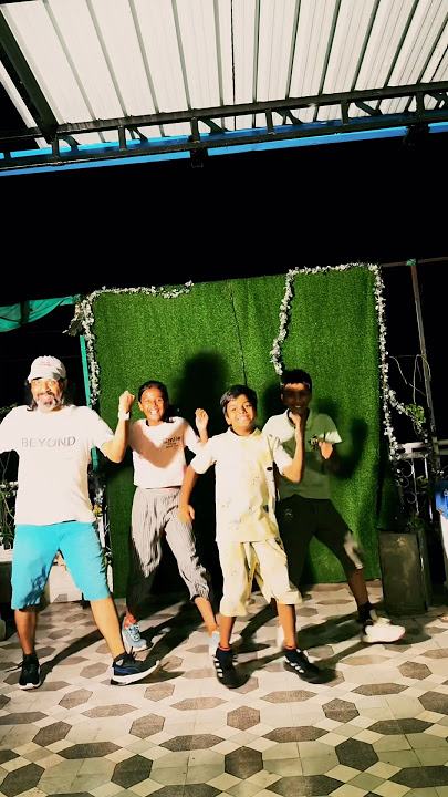 some shuffle on this electro music 🕺💃💥💯🤩😍 #dance #music #dancemoves