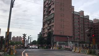 (1110907) 桃園市八德區茄苳路平交道 1207次900型區間車(由老蕭親自拍攝)