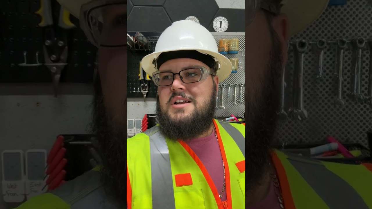 Рики хороший охранник? Часть 3