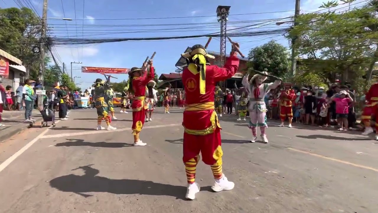 คณะเอ็งกอ ศาลเจ้าปู่-ย่า อุดรธานี แสดงโชว์ แยกบ้านฆ้อง อ.กุมภวาปี(เมืองเก่า) อุดรธานี  12 พย.65
