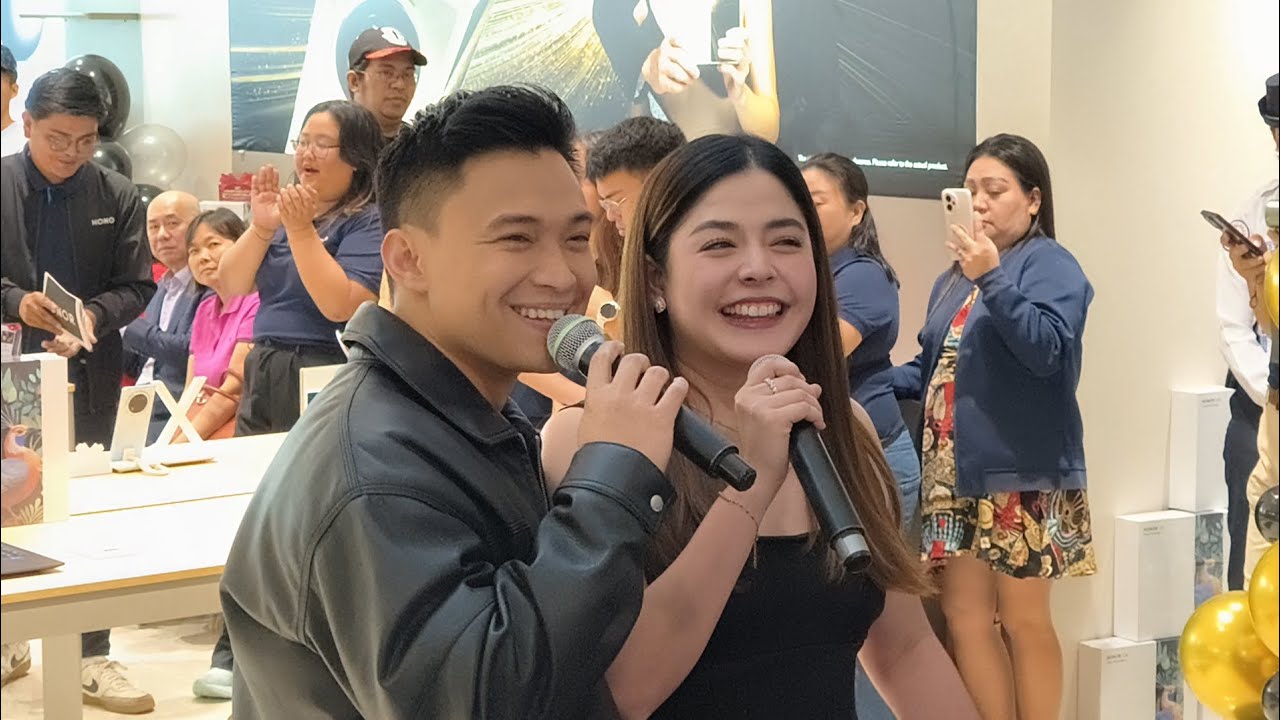 EA Guzman and Shaira Diaz performs at HONOR Philippines 200th Experience Store at SM City Manila 