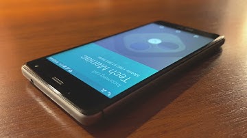 Close-Up Incoming Call: Guess Phone Brand & Model #5