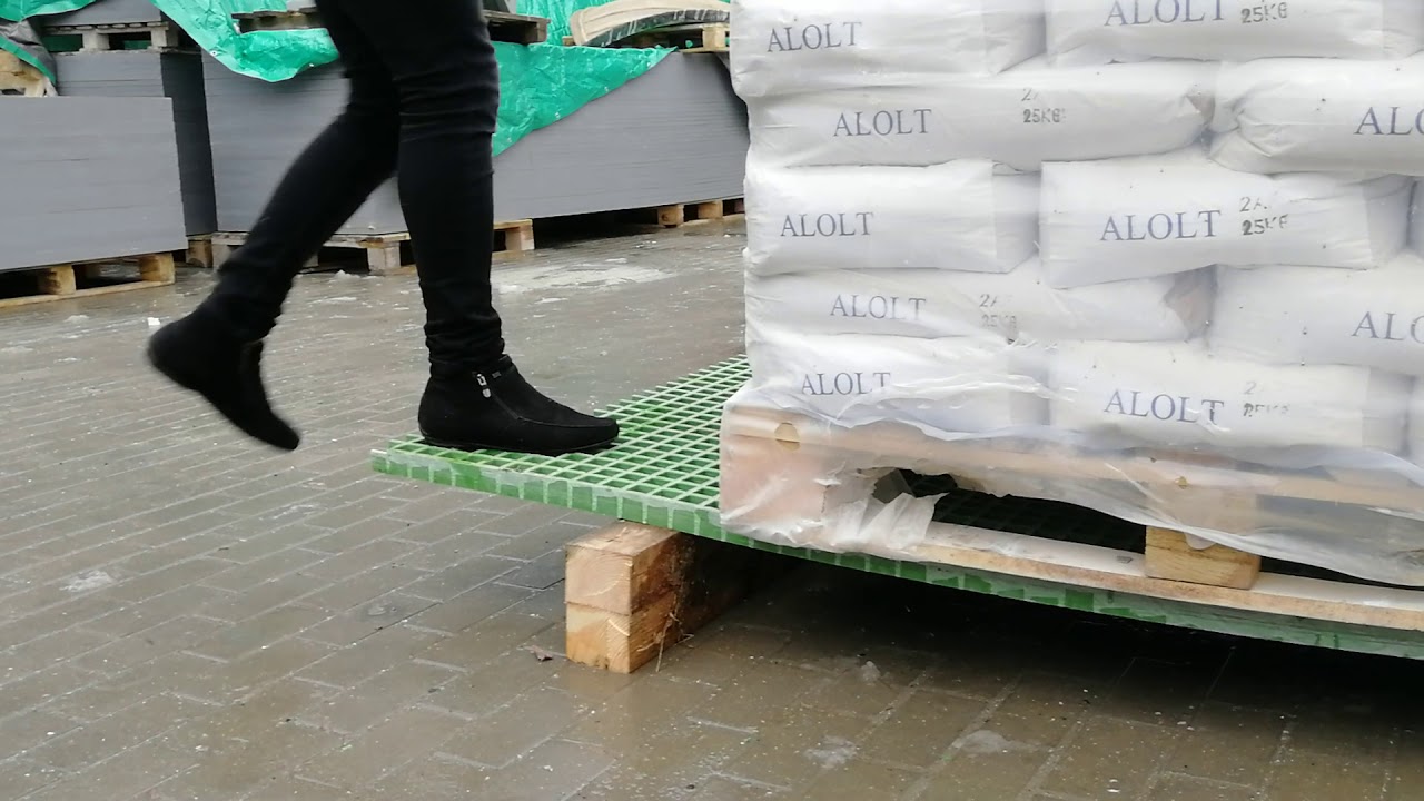 Испытания настила ISO-FR 38х38х38 мм под нагрузкой 1,5 т