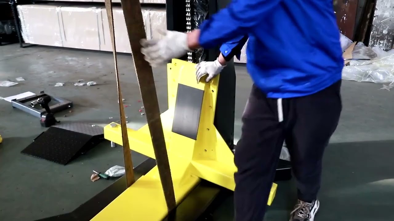 🚗🔧 Upgrade Your Workshop with Our Four Post Hydraulic Car Lift! 🔧🚗