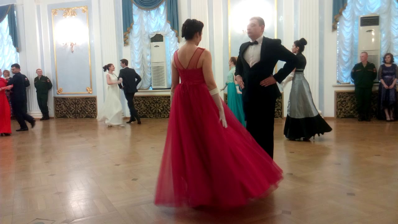 выпускницы 2022 выпускной бал. благотворительный бал череповец 2023. большой благотворительный бал. золотой бал медалистов оренбург. пасхальный бал пенза.