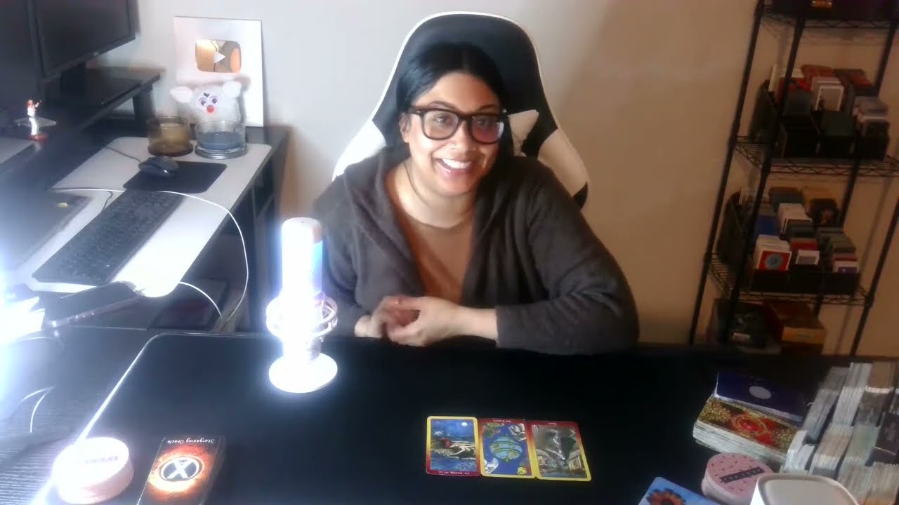 SAGITTARIUS! IT'S JUST TOO MURCH GOING ON IN THIS READING