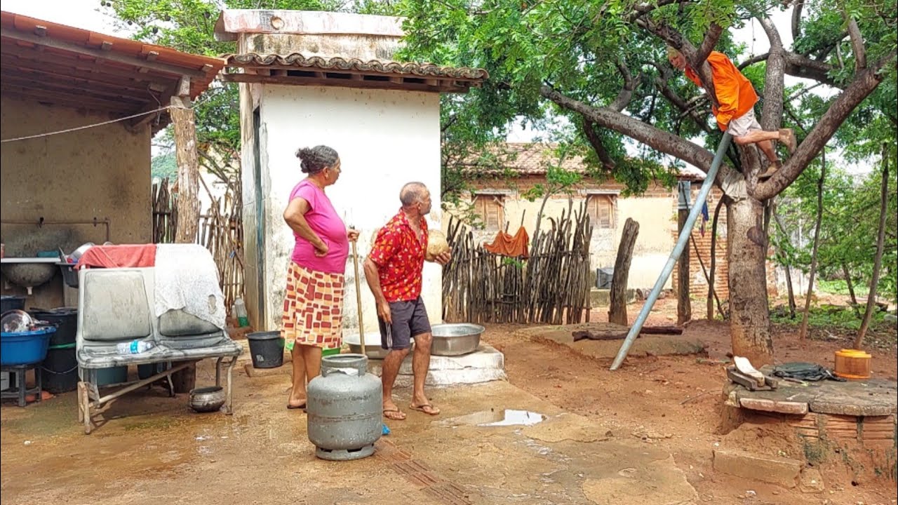 Bastidores  !! Seu Mané carregou o botijão de gás de seu Sérgio  !!