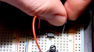 Unity gain voltage follower circuit made with 741 UA741 op amp for beginner learning electronics
