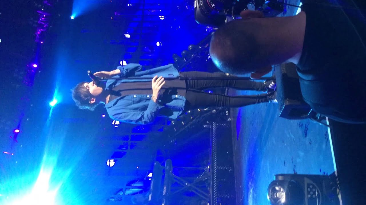 One Direction - 18 @ Apple Music Festival (Louis Centric/Solo)