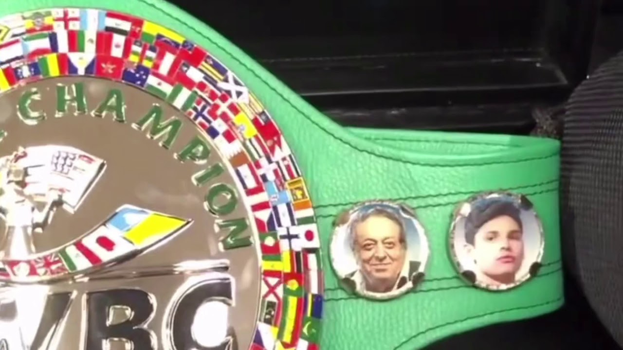 Amazing! Ryan Garcia shows us his WBC Belt! Check it out EsNews