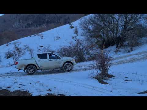 Mitsubishi L200  საბურავი 235/85 MT.