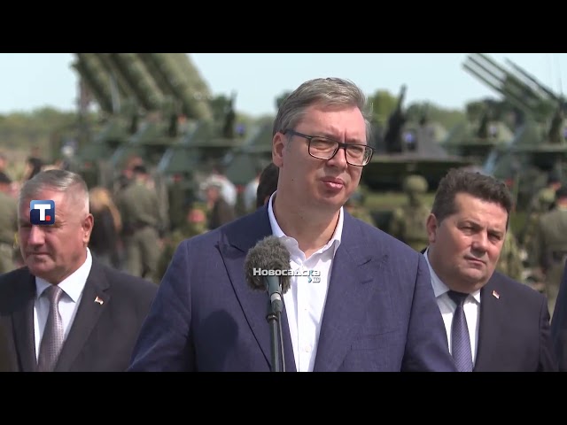 Vučić na prikazu sposobnosti Vojske Srbije "Zastava 2024" na aerodromu u Batajnici