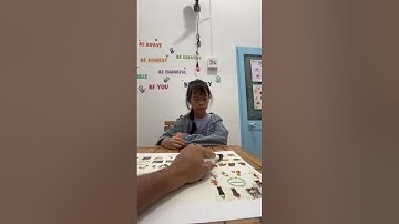 Tiếng Anh Giao Tiếp Phan Thiết: Hana practices talking about Christmas