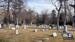 ‘Wreaths Across America’ ceremony places wreaths on veteran graves
