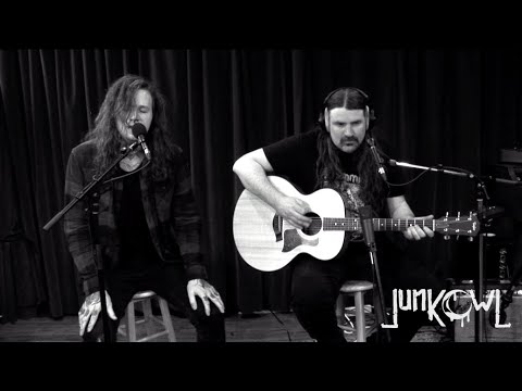 Junkowl - "Crawling Up My Feet" Live Acoustic