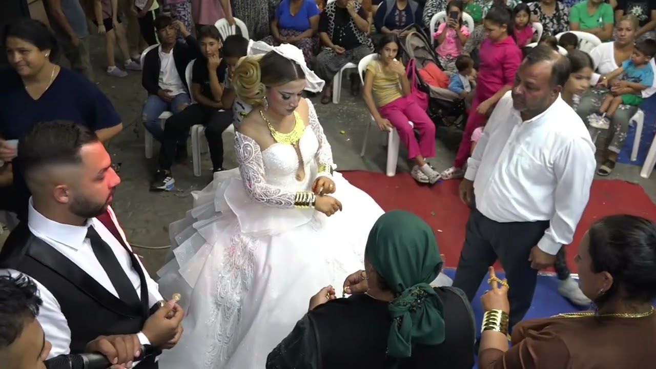 Roman Düğünleri iZMİR Örnekköyün Ağası Erdal Kızılbuğa Gelin Hanıma 2.5 Metre Zincir