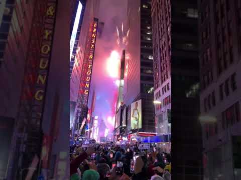 New year celebrations, New York - YouTube