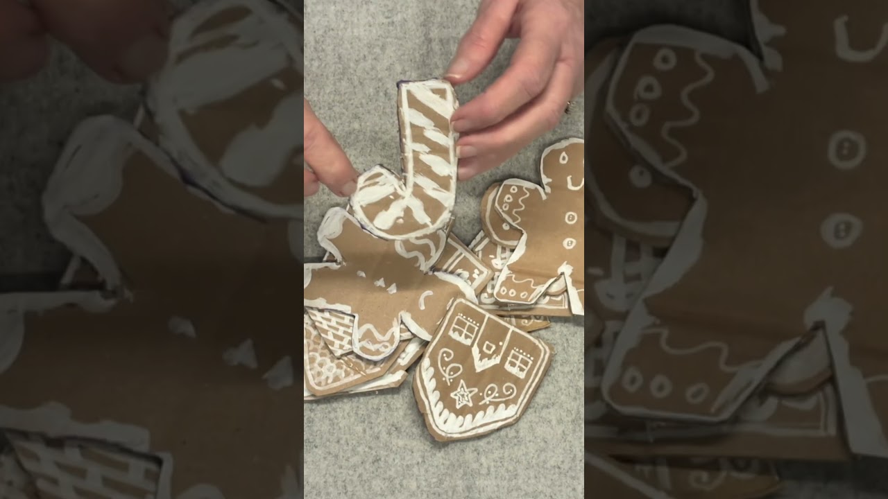 Kids Gingerbread House Wreath 🎄 | Cardboard Christmas Craft (Timelapse)
